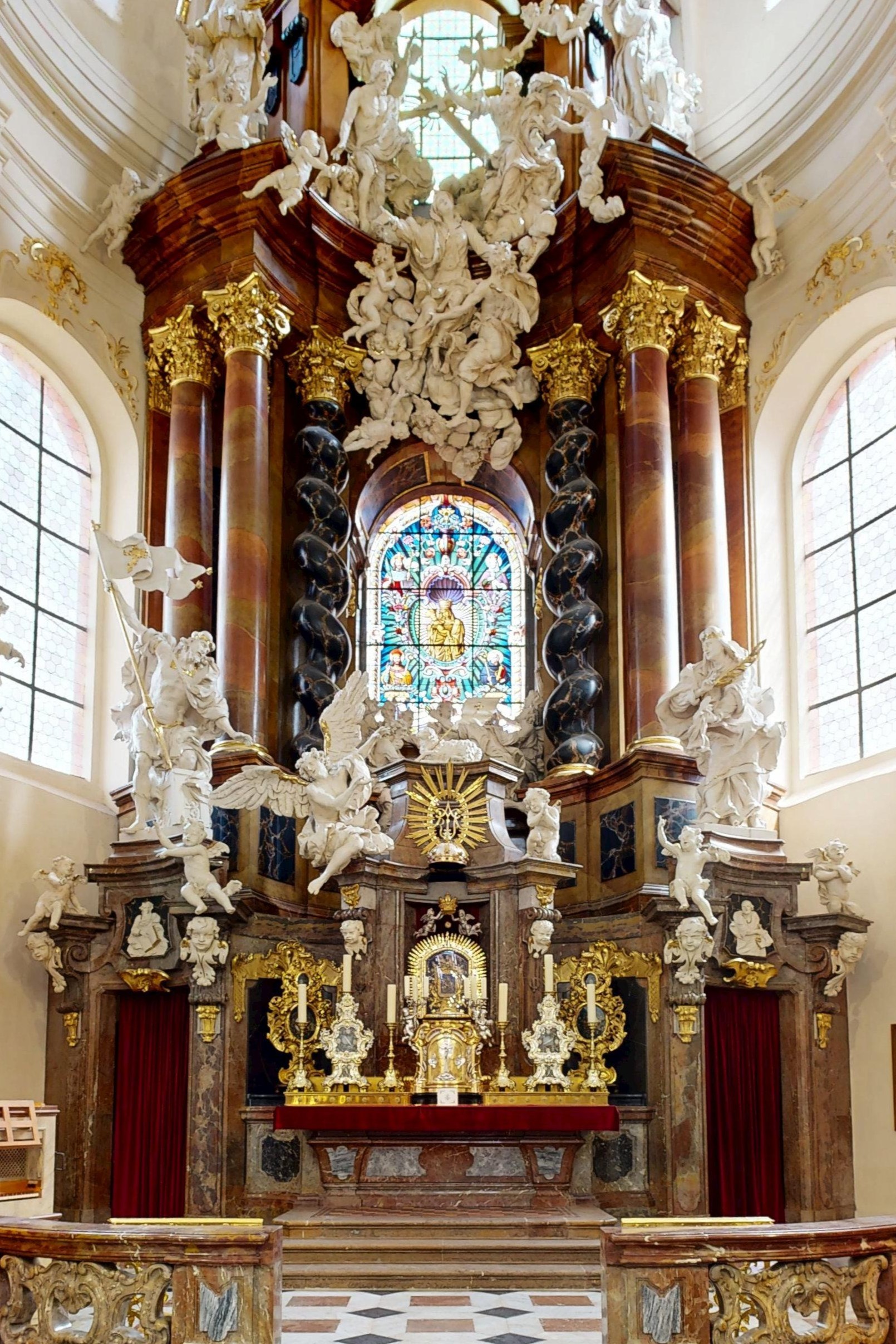 Bazilika-Nanebevzeti-Panny-Marie-2A